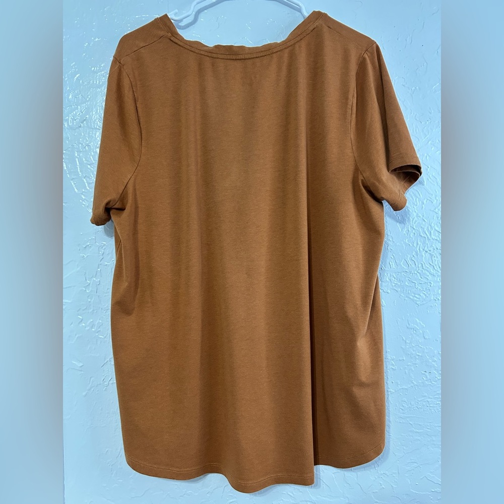 Ava & Viv Pre-Loved Rust / Burnt Orange Top 1X / Women’s Plus Tee - Picture 3 of 3